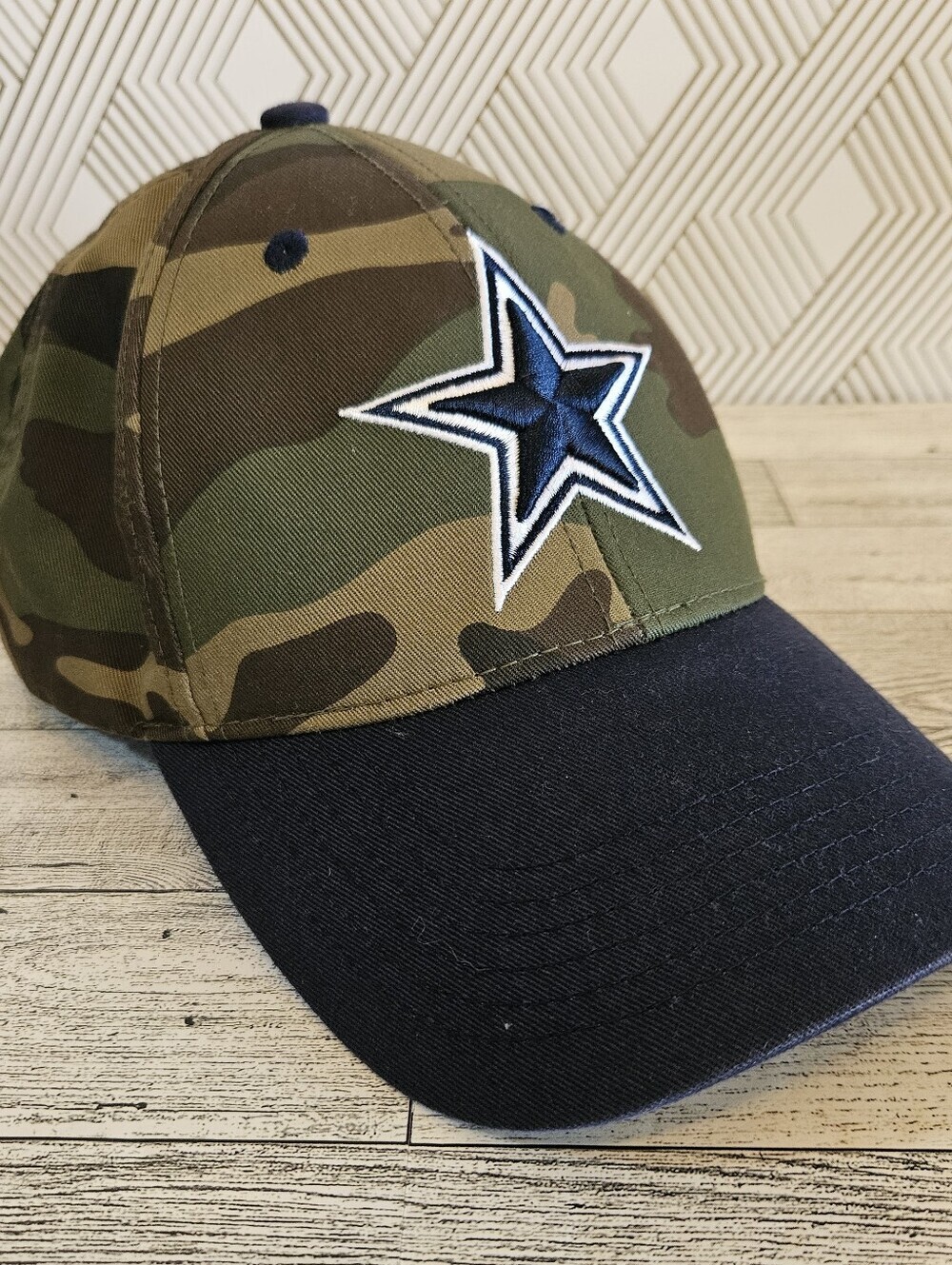 Dallas Cowboys Authentic NFL Snapback Camo & Black Hat One Size